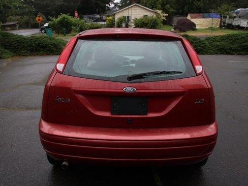 Used 2004 Ford Focus ZX5 Hatchback FWD image 11