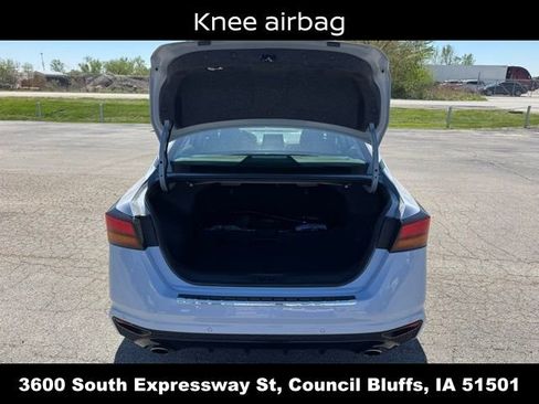 Used 2023 Nissan Altima 2.5 SR FWD image 14