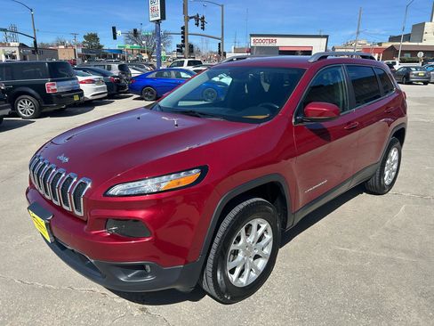 Used 2016 Jeep Cherokee Latitude w/ Cold Weather Group image 7