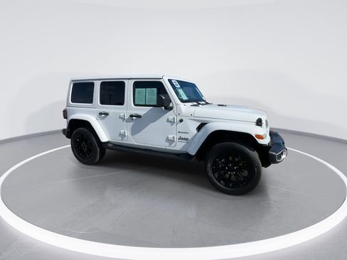 Used 2023 Jeep Wrangler Unlimited Sahara w/ Cold Weather Group image 17