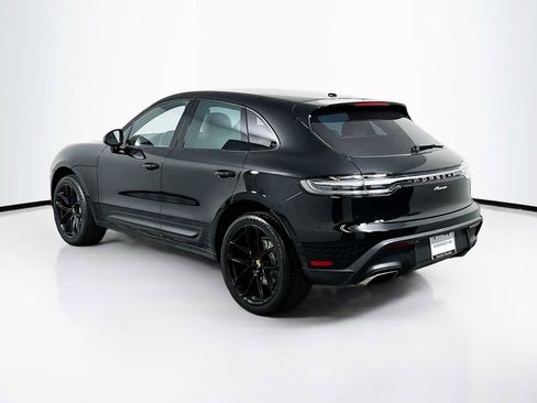 Certified 2022 Porsche Macan AWD/4WD image 3