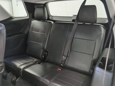Used 2021 Chevrolet Traverse LT w/ LT Premium Package image 30