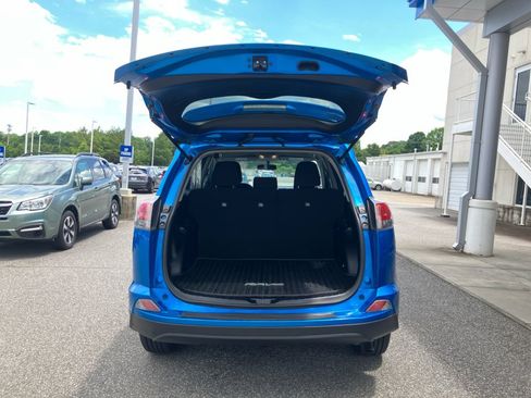 Used 2016 Toyota RAV4 LE AWD/4WD image 19