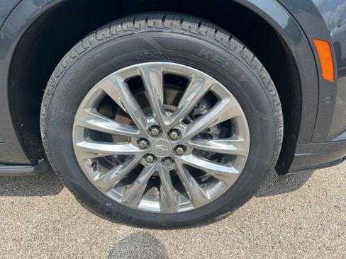 Used 2021 Cadillac XT6 Premium Luxury w/ Platinum Package AWD/4WD image 4