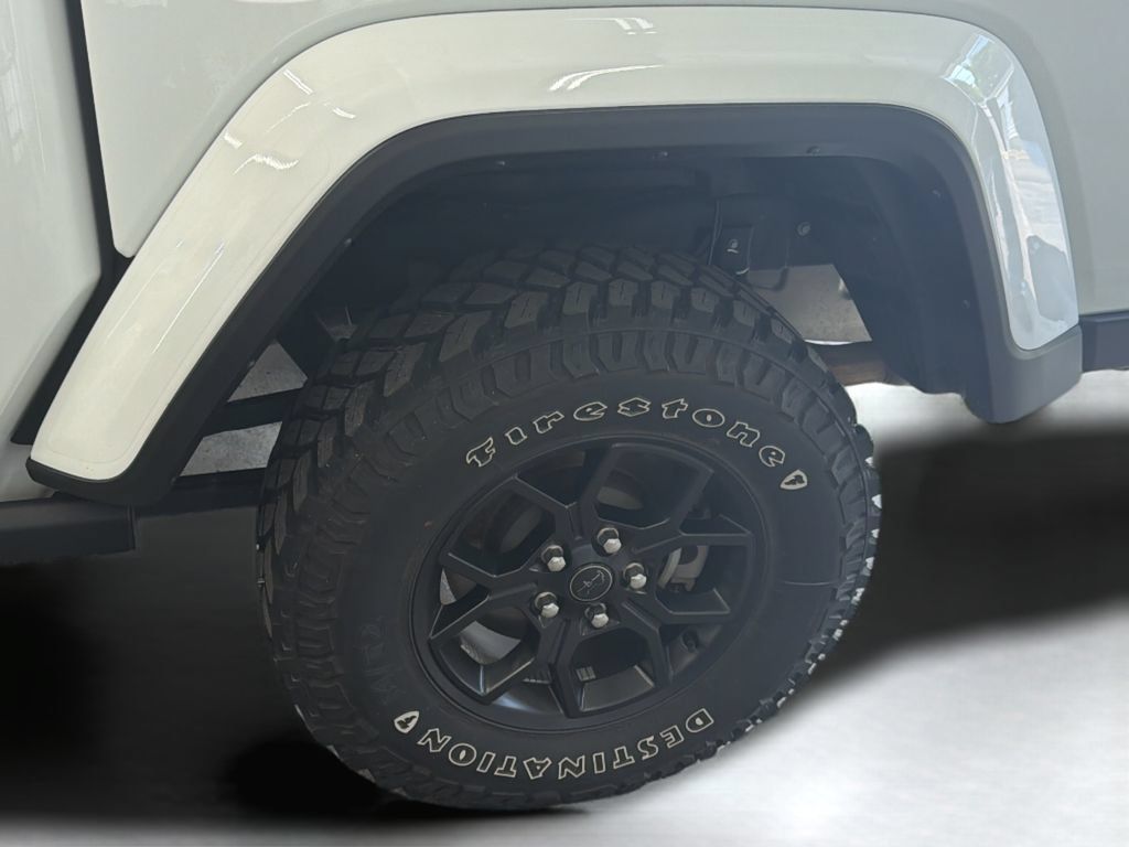 Used 2025 Jeep Gladiator Sport AWD/4WD image 32