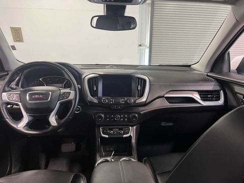 Used 2024 GMC Terrain SLT image 20