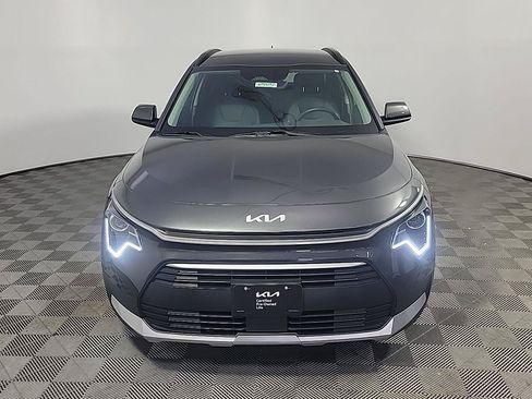 Used 2023 Kia Niro EX FWD image 12