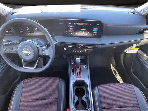 Certified 2025 Nissan Kicks SR image 14