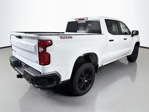 Used 2025 Chevrolet Silverado 1500 LT Trail Boss w/ Convenience Package II AWD/4WD image 7