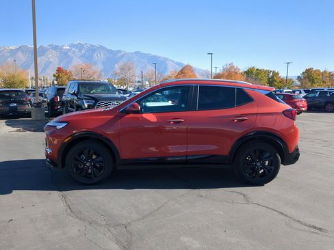 Used 2024 Buick Encore GX Sport Touring image 9