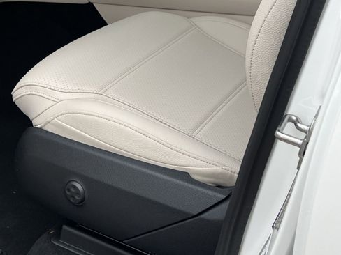 New 2026 Mercedes-Benz GLC 300 4MATIC image 12