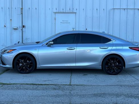 Used 2024 Lexus ES 300h F Sport image 7