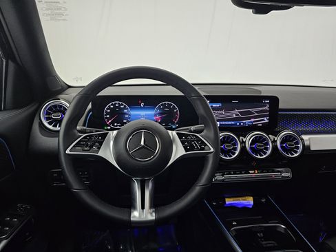 Certified 2025 Mercedes-Benz GLB 250 4MATIC image 6
