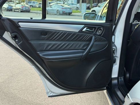 Used 2006 Mercedes-Benz C 55 AMG Sedan w/ Premium Pkg image 27