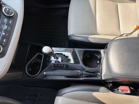 Used 2017 Toyota RAV4 Limited FWD image 25