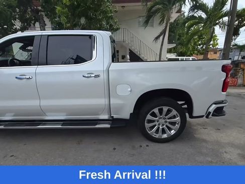 Used 2021 Chevrolet Silverado 1500 High Country w/ Technology Package AWD/4WD image 2