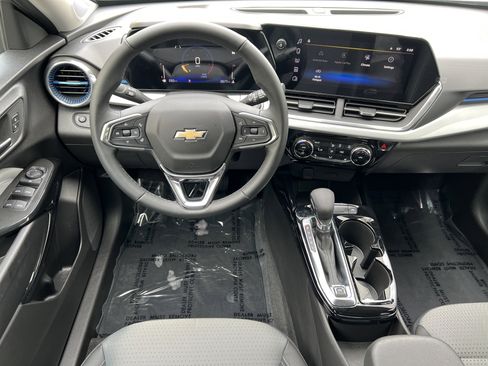 Used 2026 Chevrolet Trax LT w/ Driver Confidence Package FWD image 31