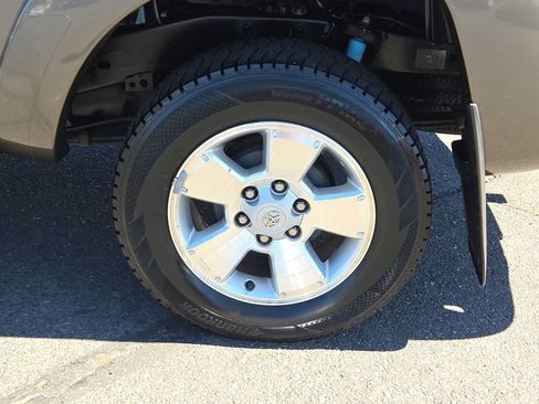 Used 2011 Toyota Tacoma PreRunner w/ TRD Sport Pkg RWD image 16