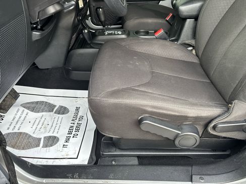 Used 2017 Jeep Wrangler Sport image 21