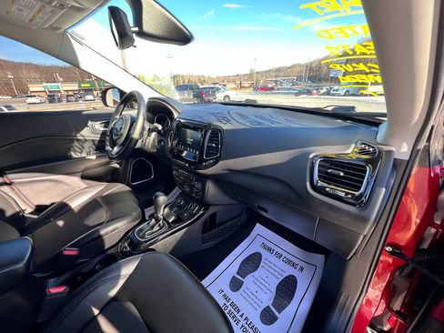 Used 2020 Jeep Compass Altitude image 25