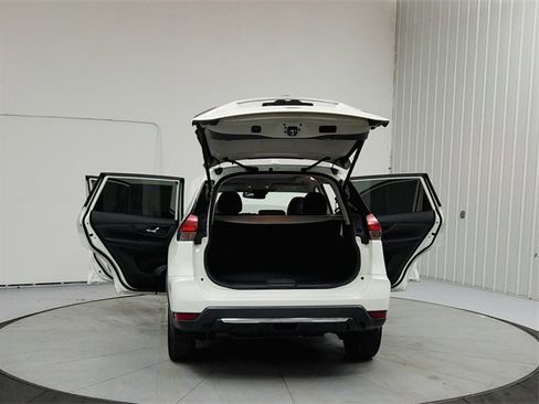 Used 2017 Nissan Rogue SL image 14