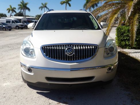 Used 2011 Buick Enclave CXL image 12
