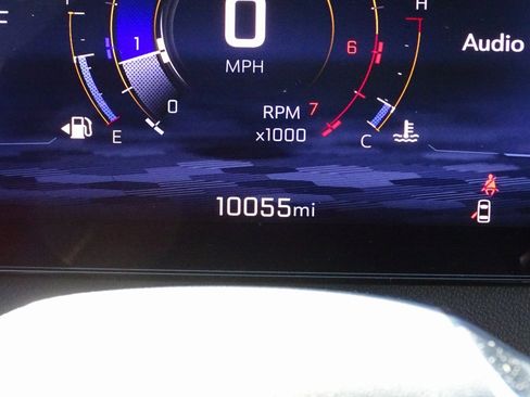 Used 2025 Chevrolet Traverse LT image 28