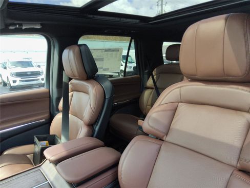 New 2026 Lincoln Navigator L Reserve AWD/4WD image 14