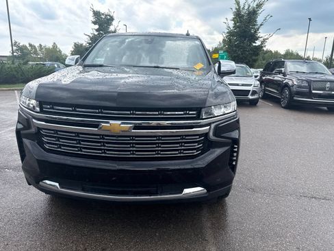 Used 2021 Chevrolet Suburban Premier AWD/4WD image 2