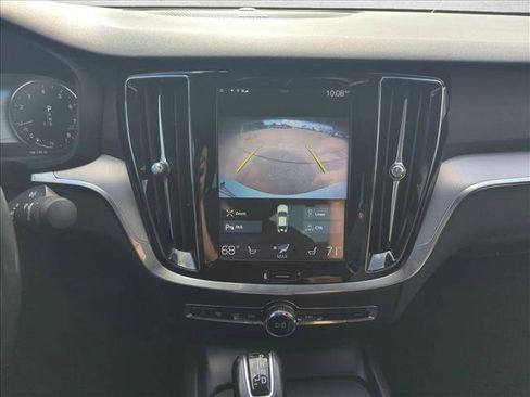 Used 2020 Volvo S60 T5 Momentum w/ Premium Package image 15