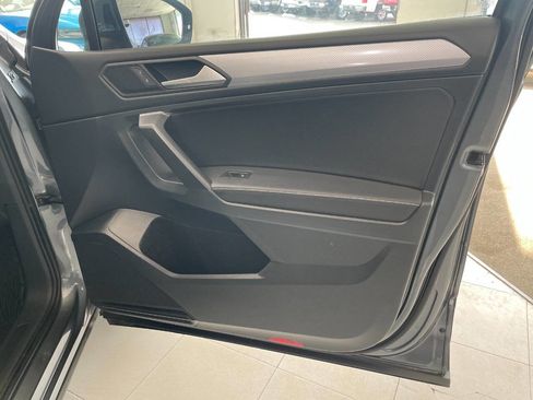 Used 2022 Volkswagen Tiguan S image 27