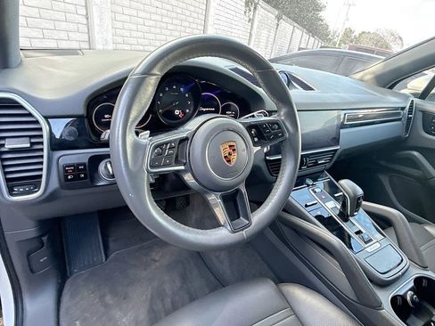 Used 2019 Porsche Cayenne AWD/4WD image 12