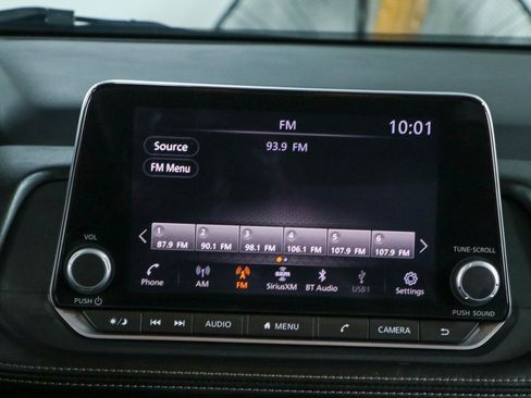 Used 2024 Nissan Rogue SV AWD/4WD image 19