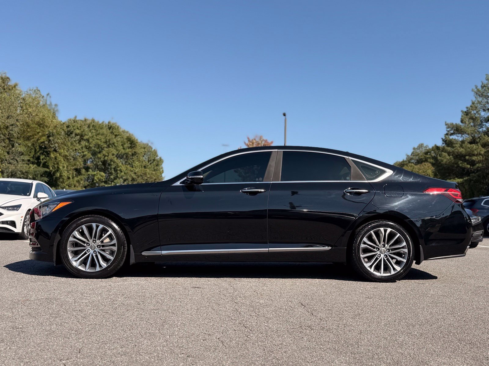 Used 2018 Genesis G80 3.8 RWD image 2