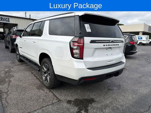Used 2023 Chevrolet Suburban Z71 w/ Luxury Package AWD/4WD image 6
