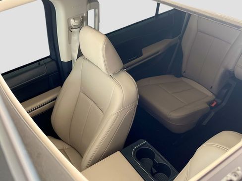 Used 2024 Ford Expedition XLT image 22