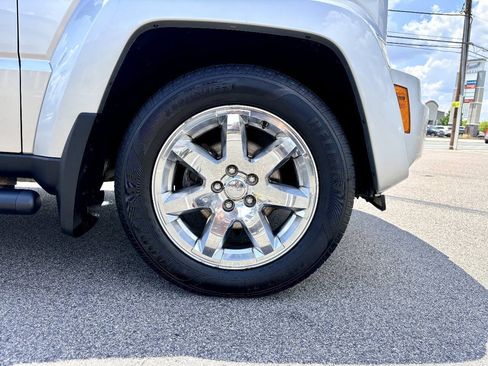 Used 2012 Jeep Liberty Sport AWD/4WD image 38