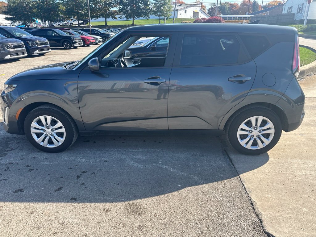 Used 2024 Kia Soul LX FWD image 8