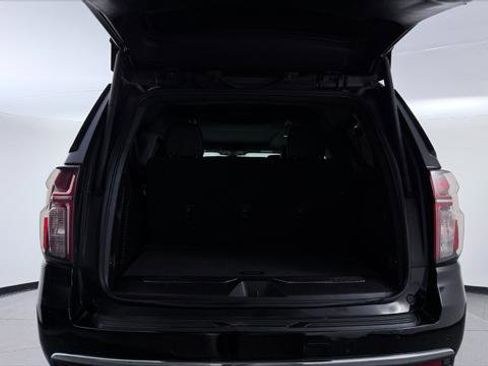 Used 2021 Chevrolet Suburban Premier w/ Premium Package AWD/4WD image 21