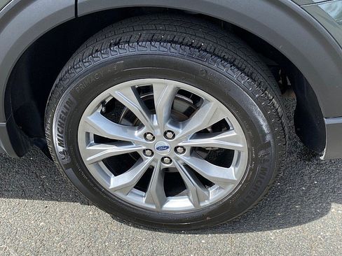 Certified 2023 Ford Explorer Limited w/ Limited Technology Package AWD/4WD image 13