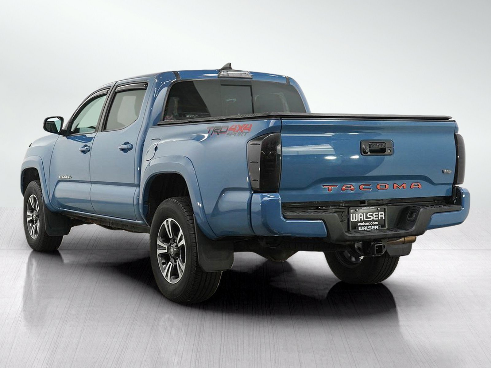 Used 2019 Toyota Tacoma TRD Sport AWD/4WD image 3