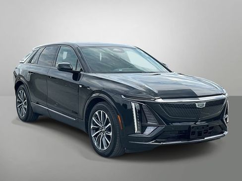 Certified 2024 Cadillac Lyriq Sport w/ LPO, Floor Liner Package AWD/4WD image 25