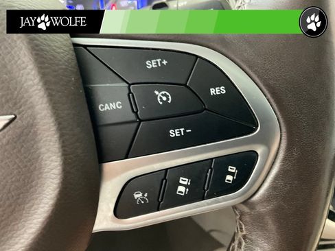 Used 2018 Chrysler Pacifica Touring-L Plus w/ Advanced Safetytec Group FWD image 13