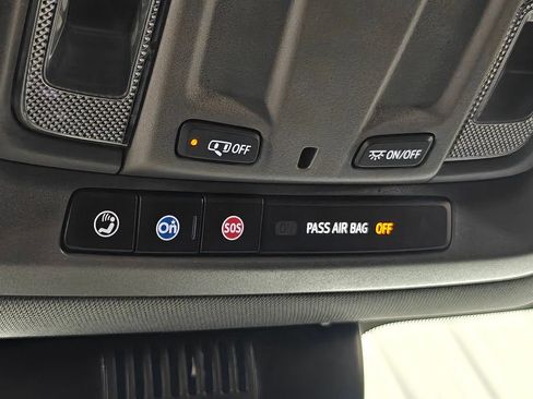 Used 2023 Chevrolet Silverado 1500 Custom AWD/4WD image 11