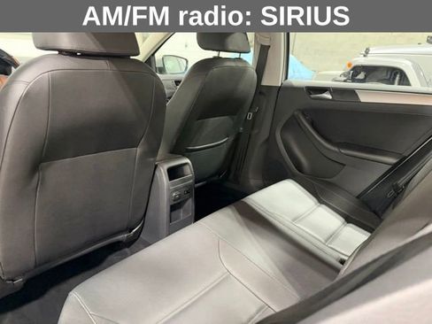 Used 2011 Volkswagen Jetta SEL FWD image 14