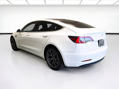 Used 2020 Tesla Model 3 Standard Range Plus RWD image 6