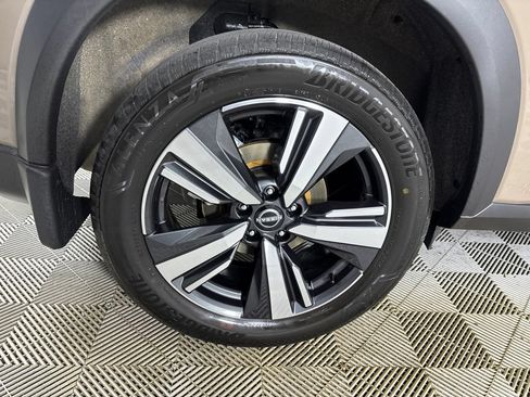 Used 2025 Nissan Rogue SL w/ Tech Package FWD image 36