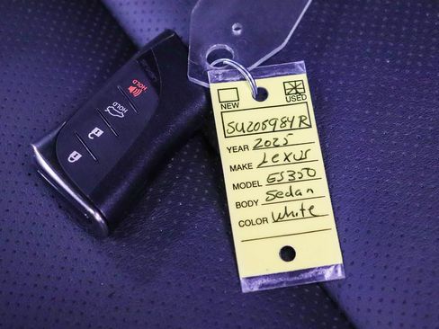 Certified 2025 Lexus ES 350 w/ Accessory Package (Z2) FWD image 30