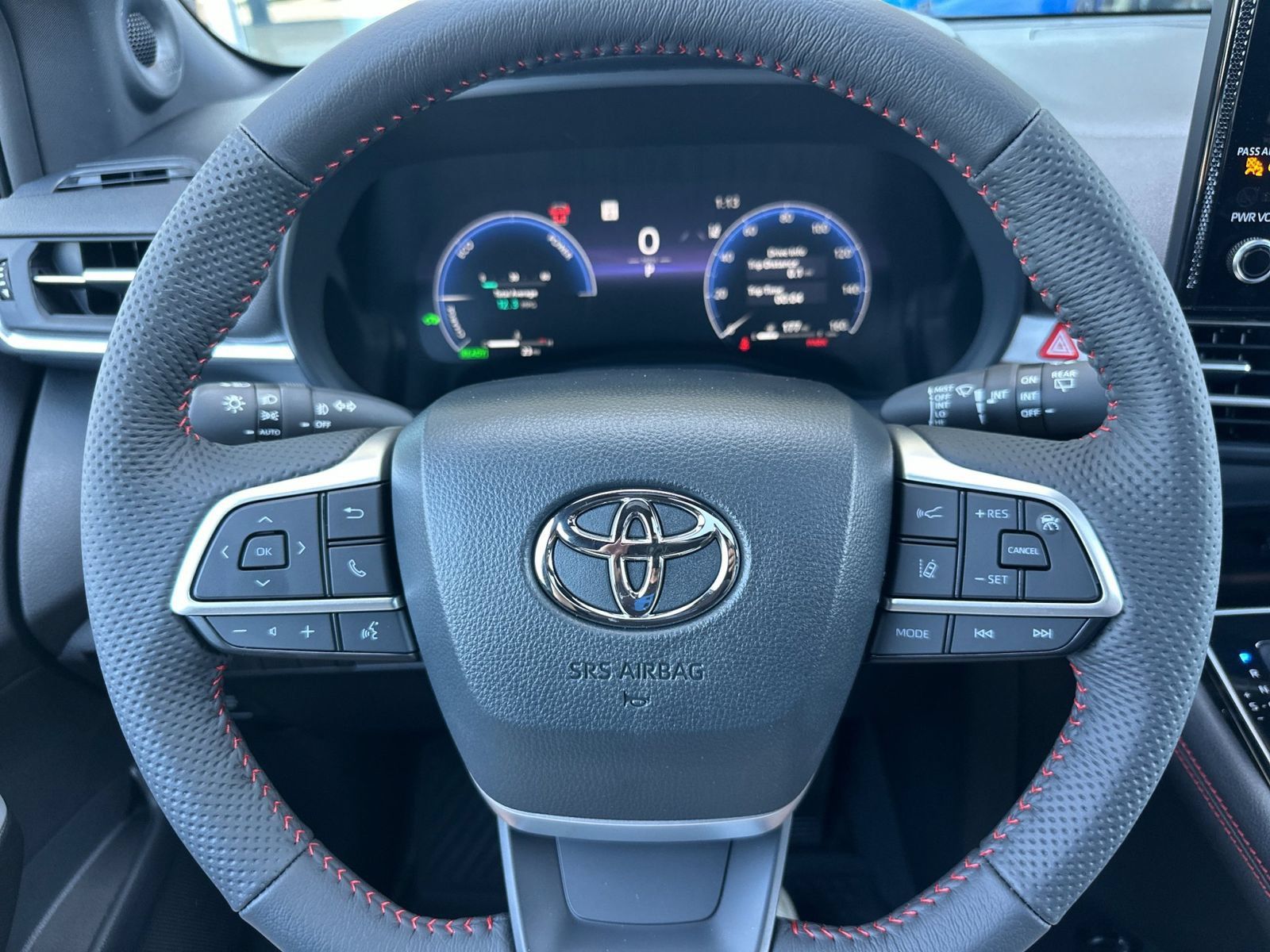 Used 2026 Toyota Sienna XSE FWD image 24