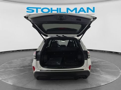 Certified 2025 Subaru Forester Premium AWD/4WD image 36